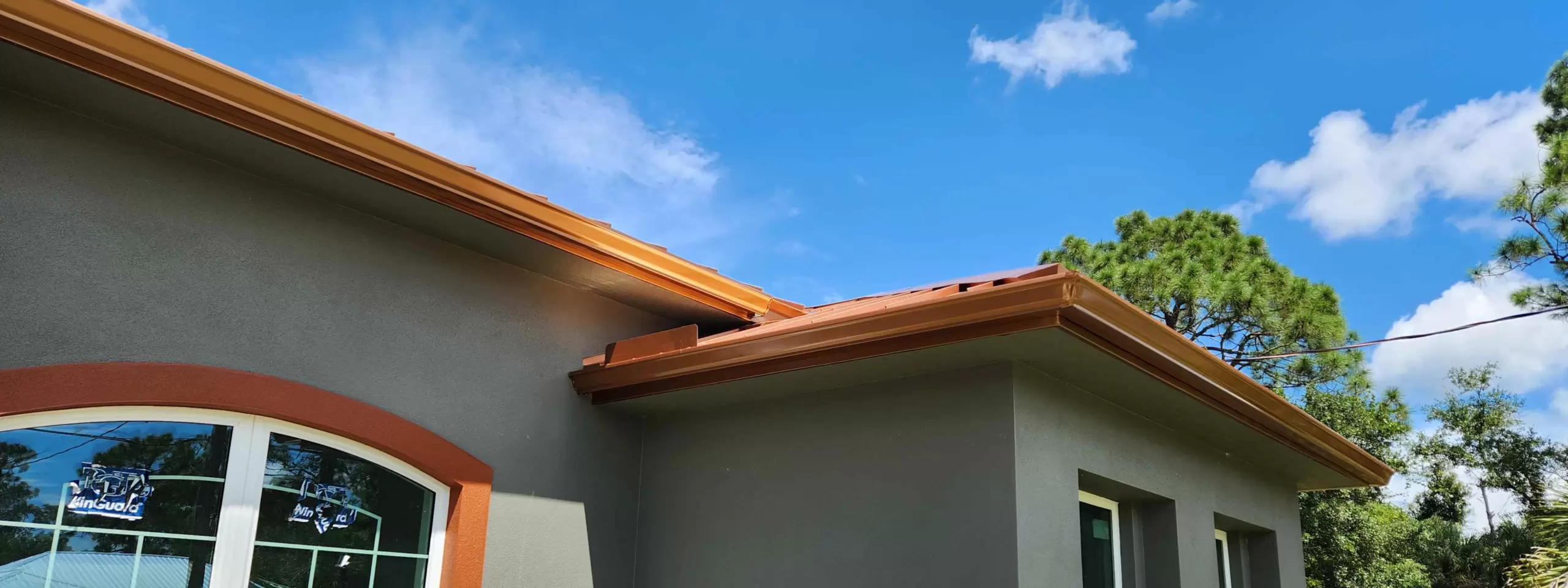 bronze seamless gutters in bronze; overlapping - 2